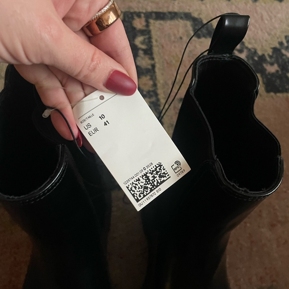 Chunky Chelsea boot - Picture 2 of 3